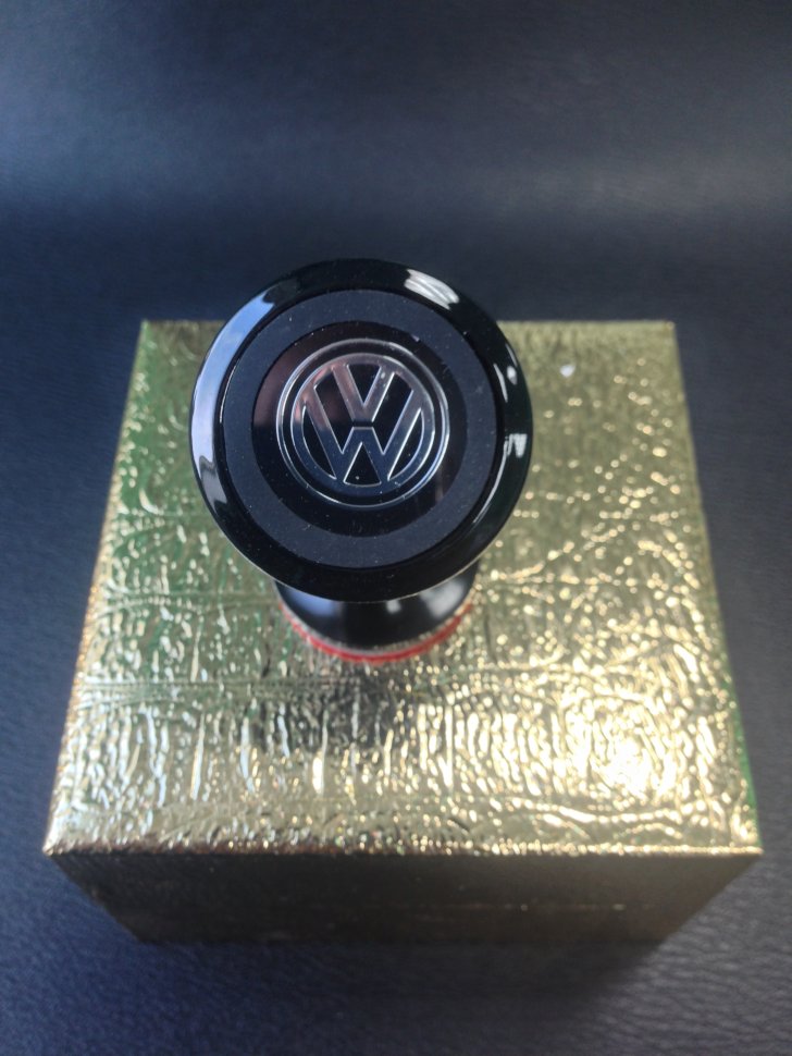 Автодержатель AutoCare магнитный Volkswagen black