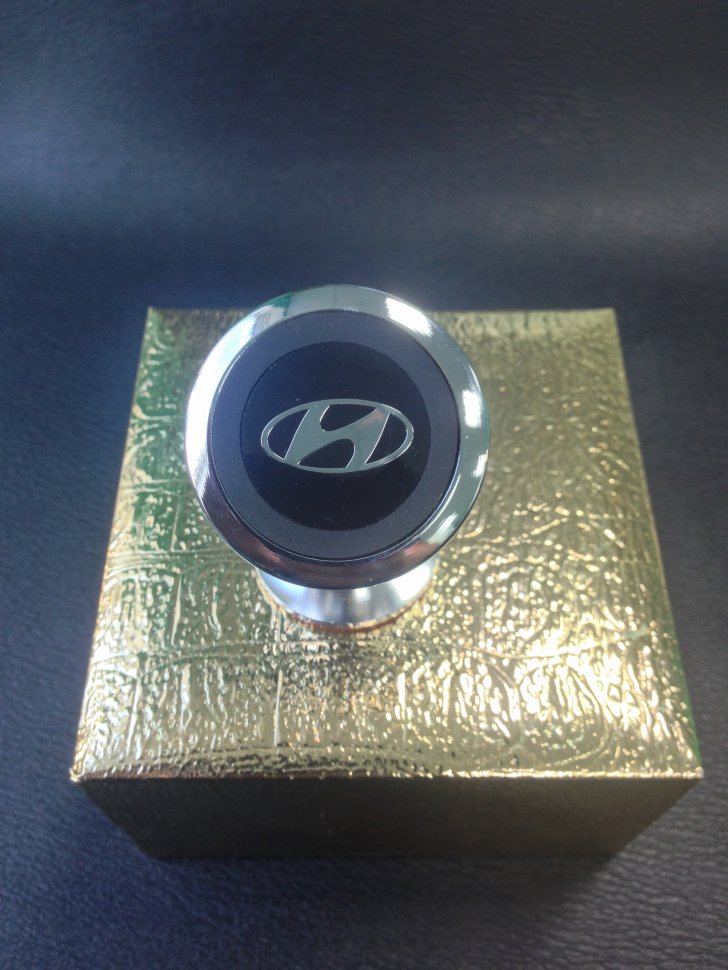 Автодержатель AutoCare магнитный Hyundai silver